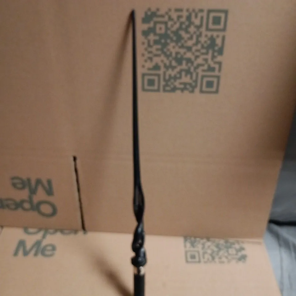 FANTASTIC BEASTS COLLECTABLE WAND