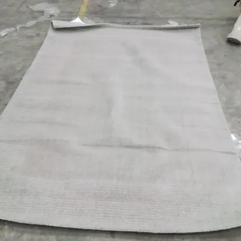 QUALITY DESIGNER AREA RUG - APPROXIMATELY 290X200CM