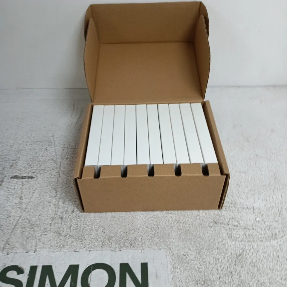 BOX CONTAINING 10 GREEN IPHONE 11 PRO LEATHER CASES