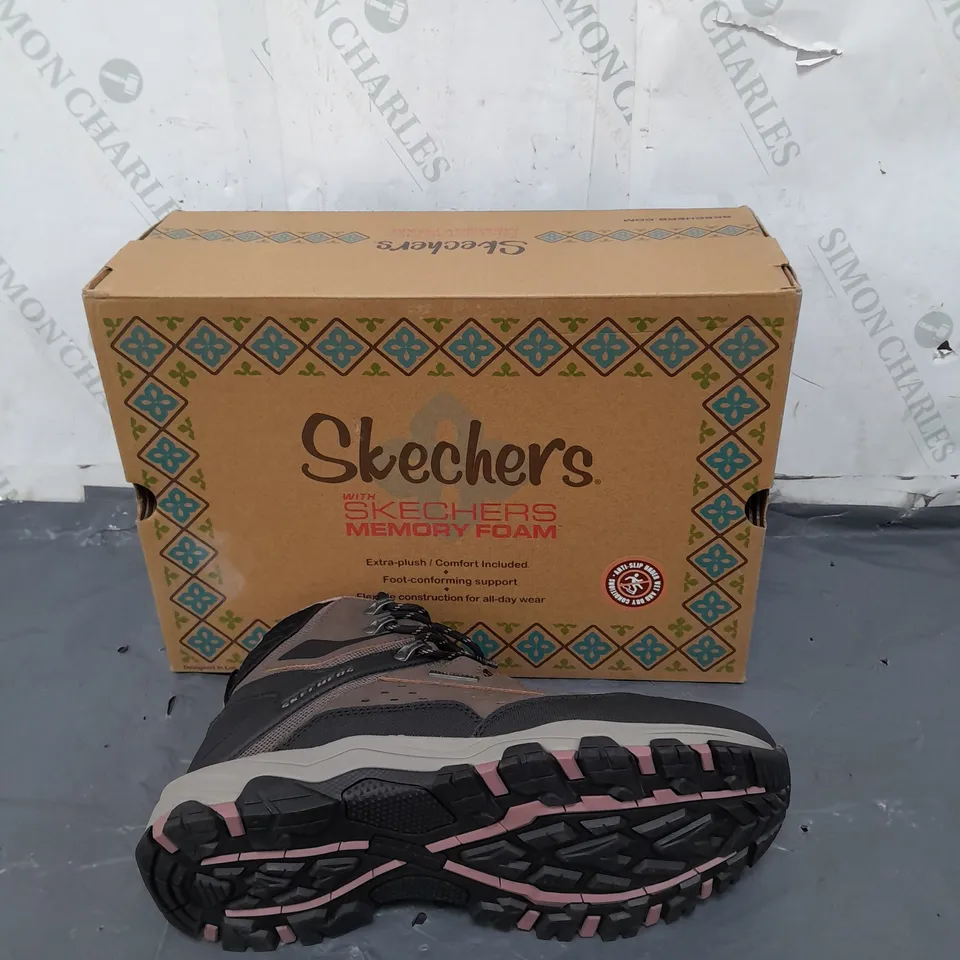 SKECHERS MEMORY FOAM SIZE 6 BROWN/PINK WALKING BOOTS 