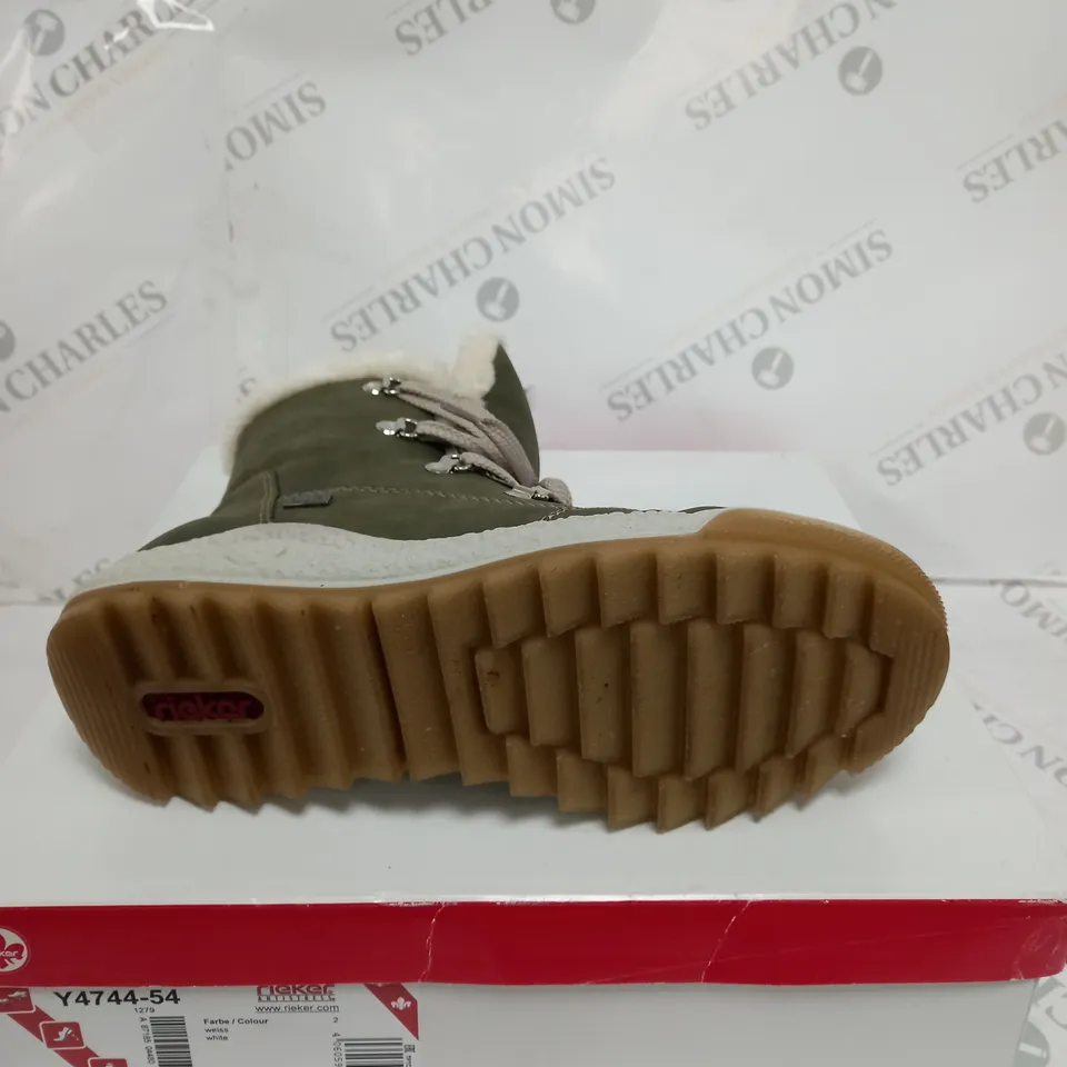 BOXED PAIR OF RIEKER WATER RESISTANT WARM LINED HIKING LACE UP BOOTS, KHAKI - SIZE 6.5