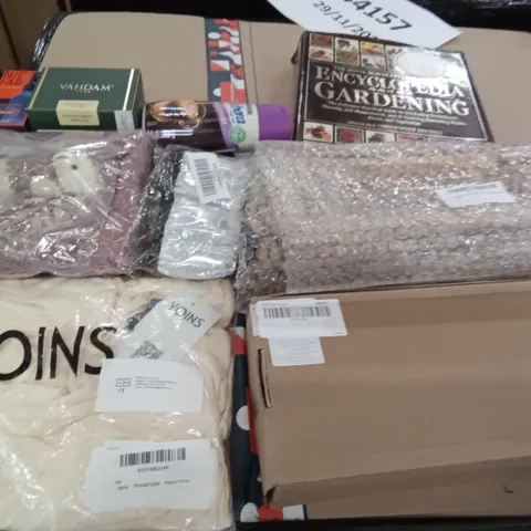 PALLET OF ASSORTED ITEMS INCLUDING YOINS WHITE TOP, NEEWER 2PK IDEO LIGHT KIT, WOODEN OFFICE DESK ORGANISER, ENCYCLOPEDIA OF GARDENING