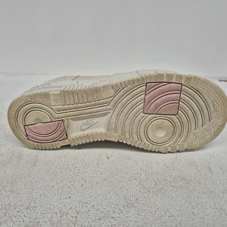 UNBOXED PAIR OF NIKE AIR FORCE 1 TRAINERS IN BEIGE/PINK - UK 6