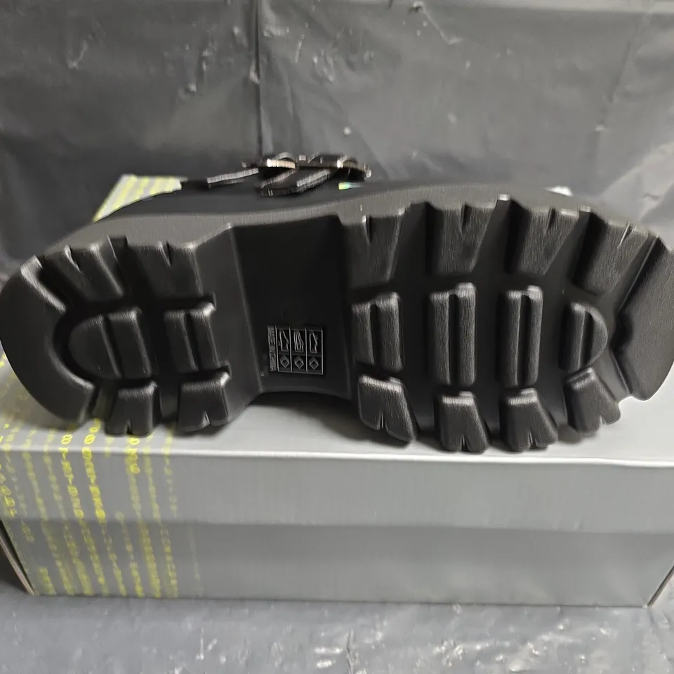 BOXED PAIR OF KOI CYBERNETIC STOMPER MARY JANES - UK SIZE 3