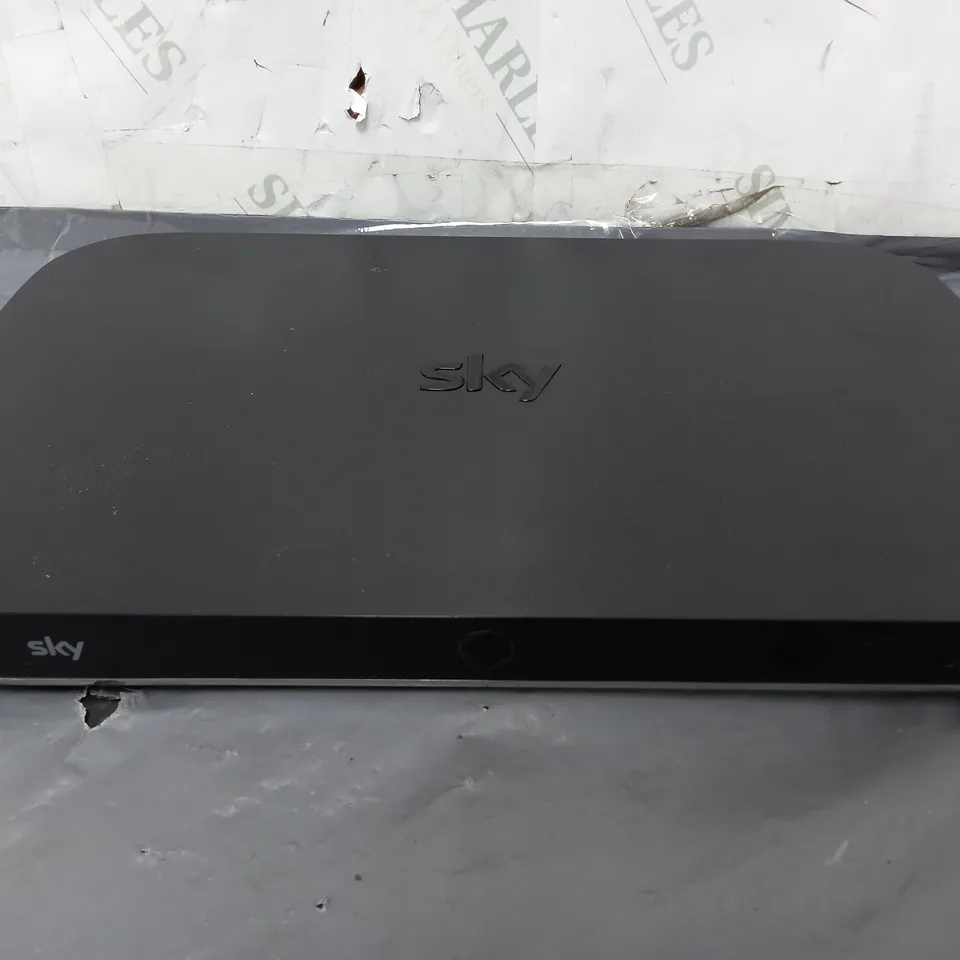 SKY Q BOX ES240 SATELLITE RECEIVER