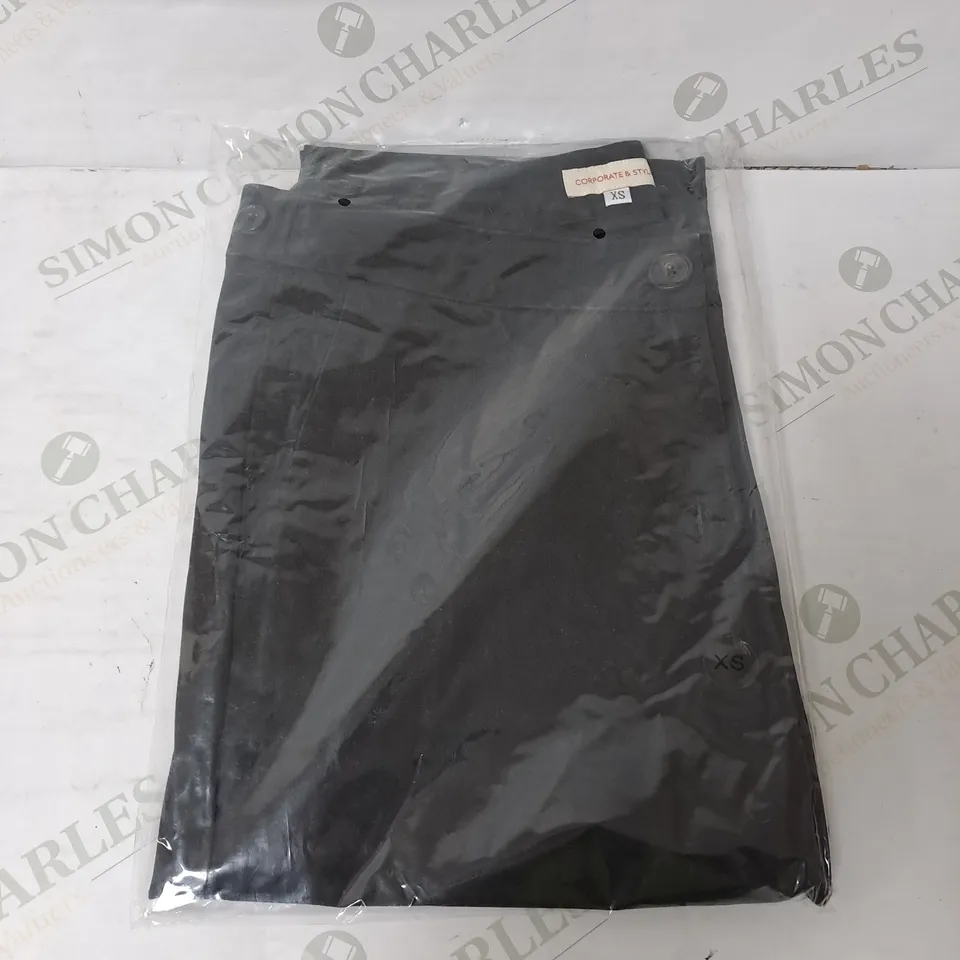 SEALED SET OF 6 BRAND NEW CORPORATIVE STYLE BLACK CHINOS - XS