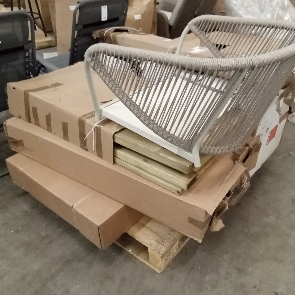 PALLET OF ASSORTED INCOMPLETE OR DAMAGED OUTDOOR GARDEN FURNITURE 