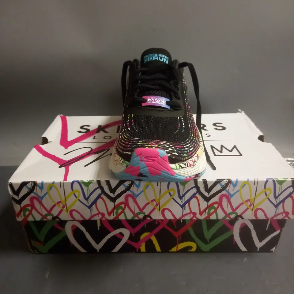 SKECHERS GOLDCROWN TRAINERS BLACK MULTI SIZE 3