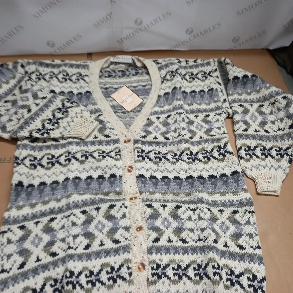 LOT OF 15 LA MEILLE V-NECK CARDIGANS - SIZE UNSPECIFIED