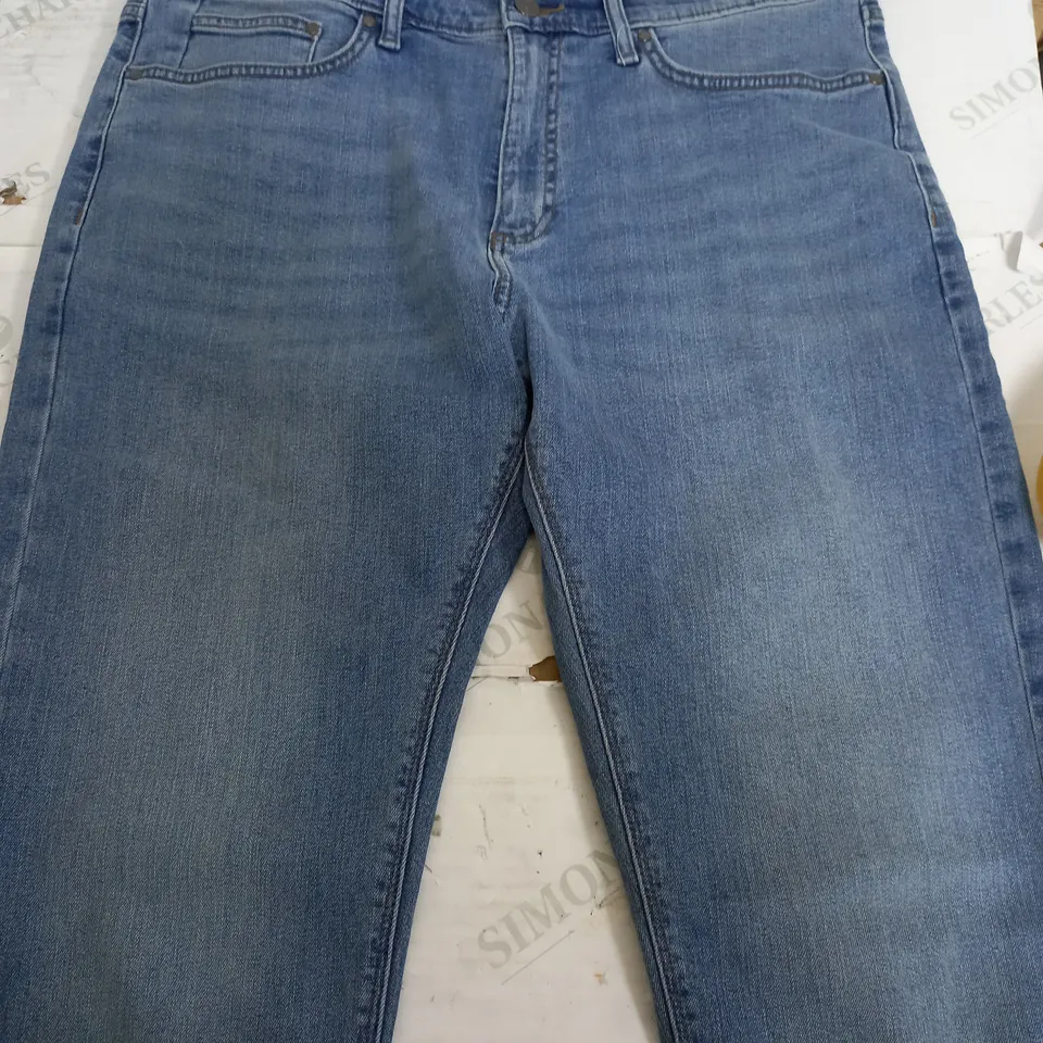 M&S SLIM FIT LIGHT DENIM JEANS - 34W 31L