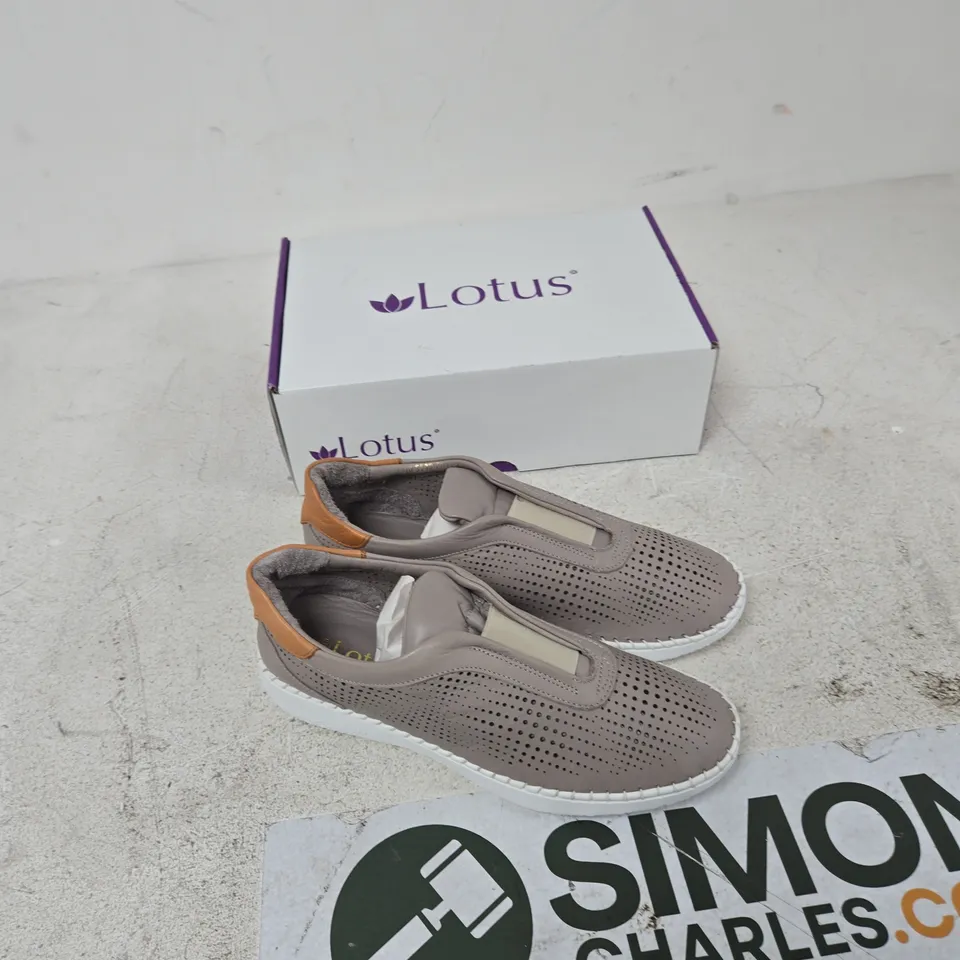 LOTUS LORENA ULS40 STONE LEATHER WOMEN'S SLIP-ON SHOES – UK 6.5 (EU 39) – BOXED