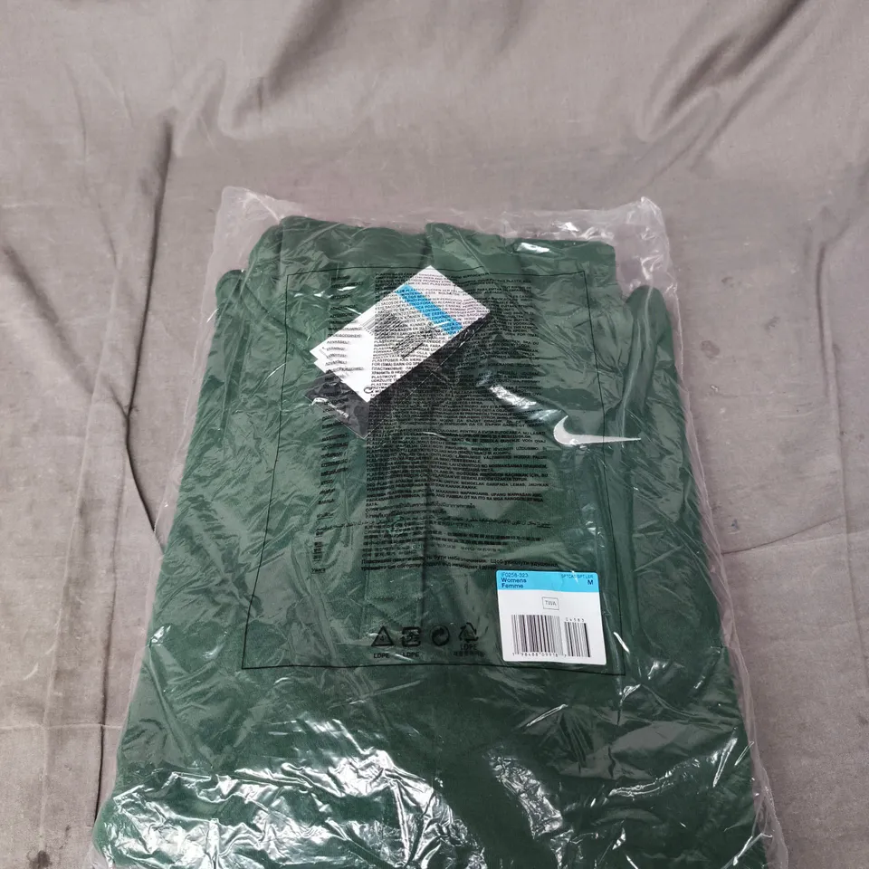 BAGGED WOMENS NIKE HOODIE -SIZE M 