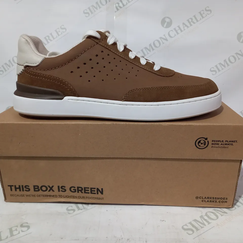 BOXED PAIR OF CLARKS COURTLITE SHOES IN BROWN UK SIZE 9