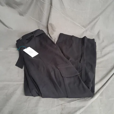 WHITE STUFF FERN WIDE LEG CARGO TROUSER IN PURE BLACK SIZE 8