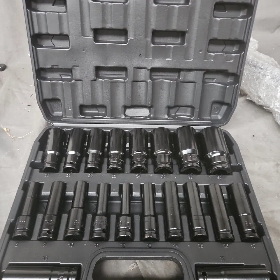 SOCKET SET IN CARRY CASE – MULTI-SIZE METRIC SOCKETS