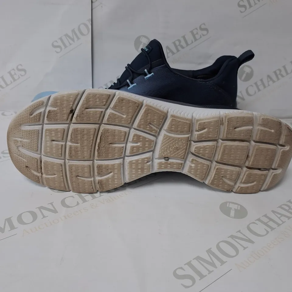 SKECHERS NAVY BLUE COMFY TRAINERS SIZE 6