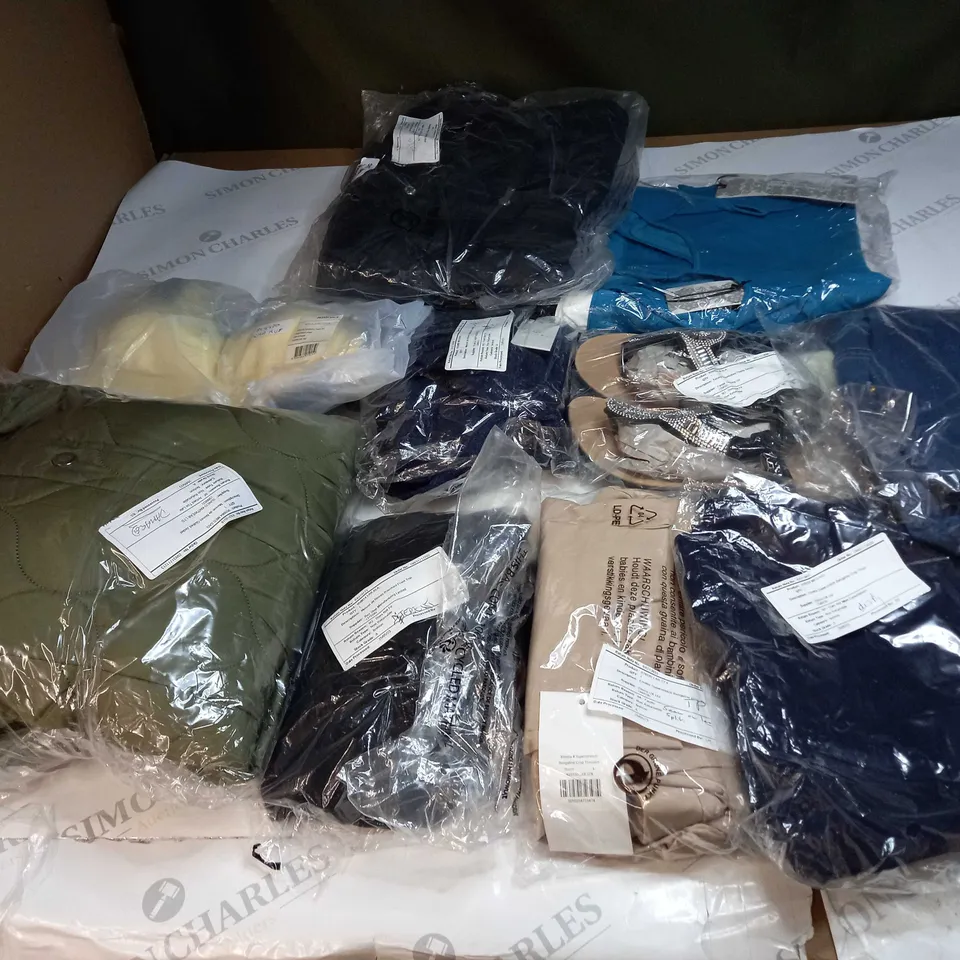 BAG OF APPROX 10 ASSORTED CLOTHING ITEMS TO INCLUDE - MAISON DE NIMES 