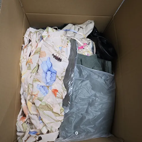 LARGE BOX OF APPROXIMATELY 20 ASSORTED CLOTHING ITEMS IN VARIOUS SIZES, STYLES AND COLOUR