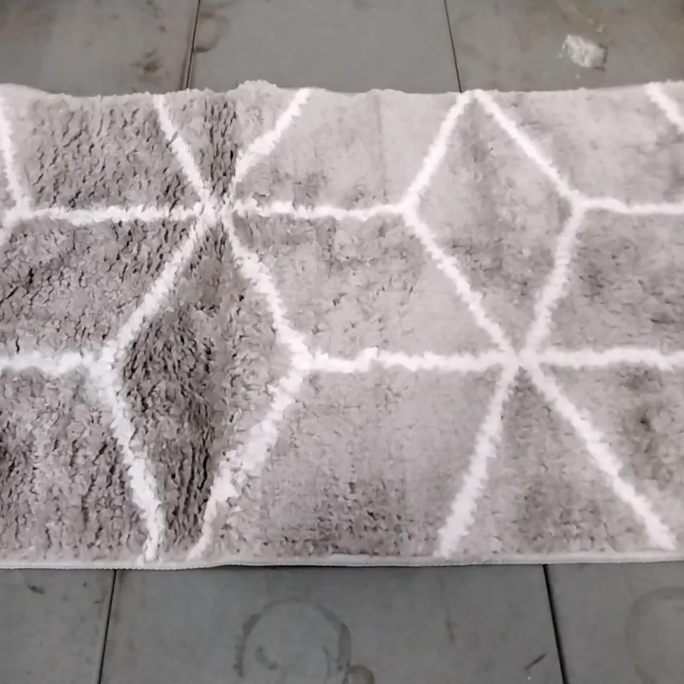 BRAND NEW ANA SOFIA RECTANGLE BATH MAT SIZE 50 CM X 80 CM 