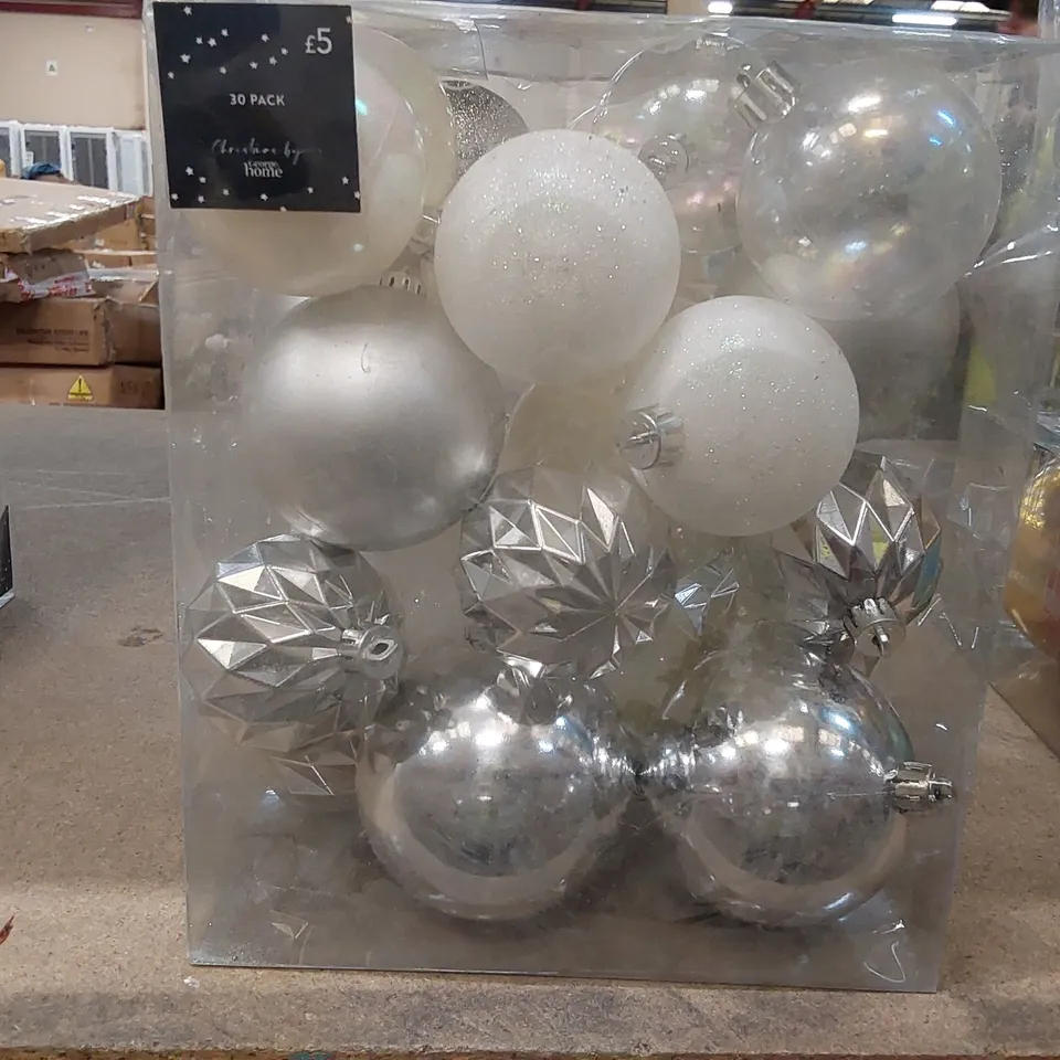 LOT OF APPROXIMATELY 17X 30PCS BRAND NEW CHRISTMAS BAUBLES (17 ITEMS)