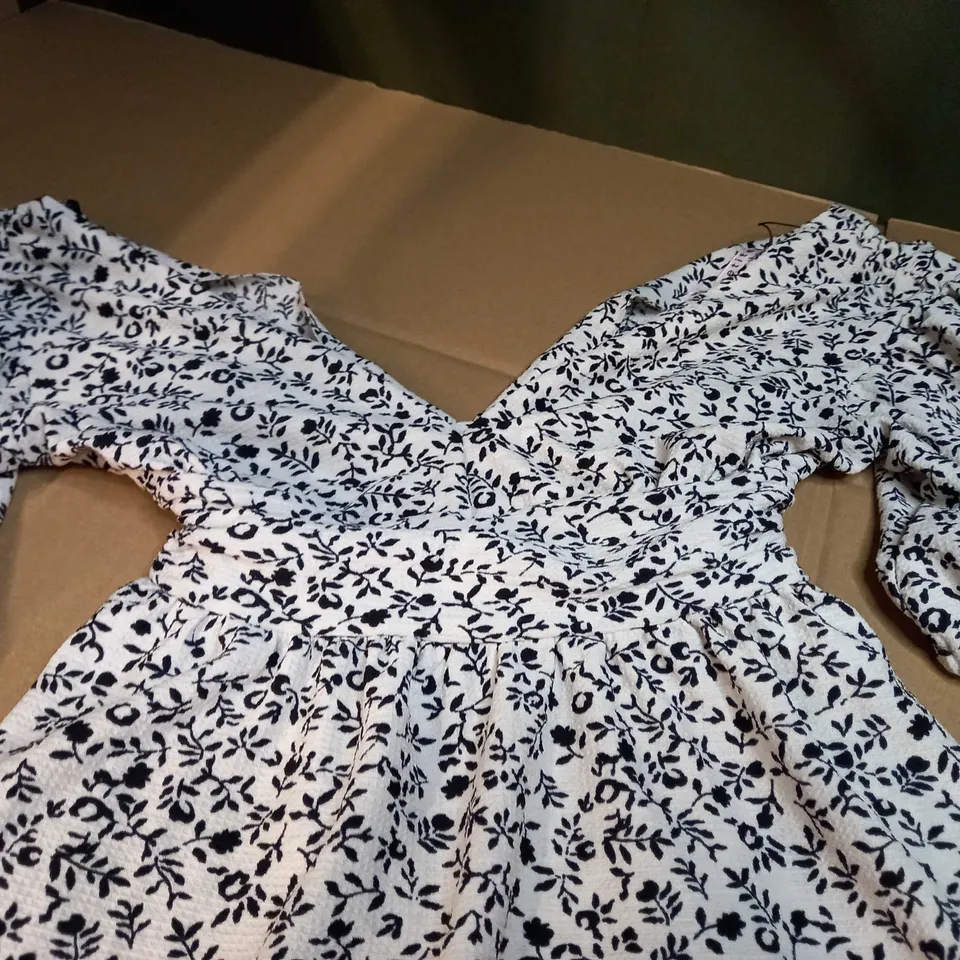 MISS SELFRIDGE CREAM/BLACK DITSY OFF SHOULDER DRESS - SIZE 4