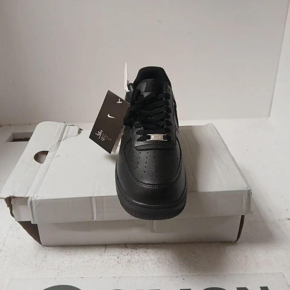NIKE AIR FORCE 1 '07 BLACK UK 10