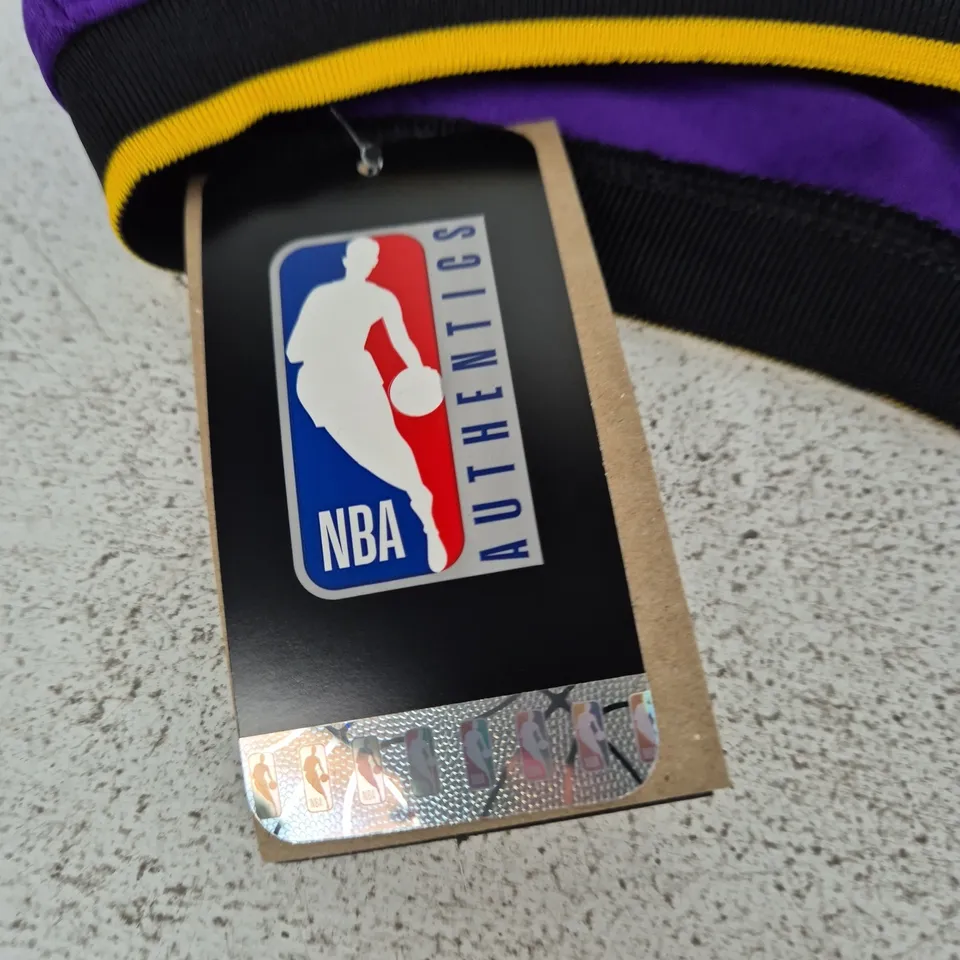 NIKE NBA LAKERS JERSEY – LEBRON JAMES, PURPLE, NUMBER 23 (UK L) – STATEMENT EDITION