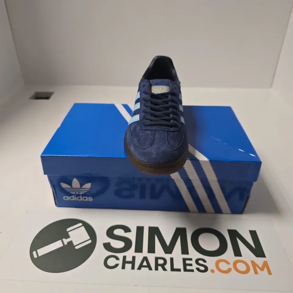 BOXED PAIR OF ADIDAS HANDBALL SPEZIAL TRAINERS IN NAVY - UK 5