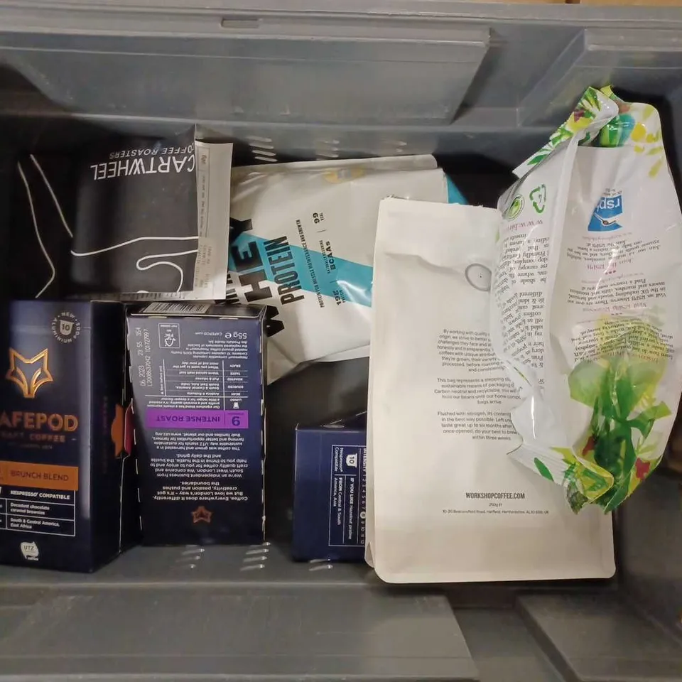 BOX OF APPROX 15 ITEMS TO INCLUDE MYPROTEIN CREATIVE MONOHYDRATE, CAFEPOD COFFEE IN ASSORTED FLAVOURS, MYPROTEIN CLEAR WHEY ISOLATE