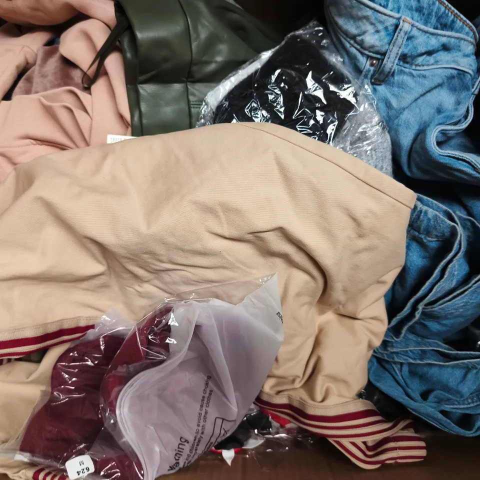 APPROXIMATELY 20 ASSORTED CLOTHING AND FASHION PRODUCTS IN VARIOUS STYLES AND SIZES - COLLECTION ONLY