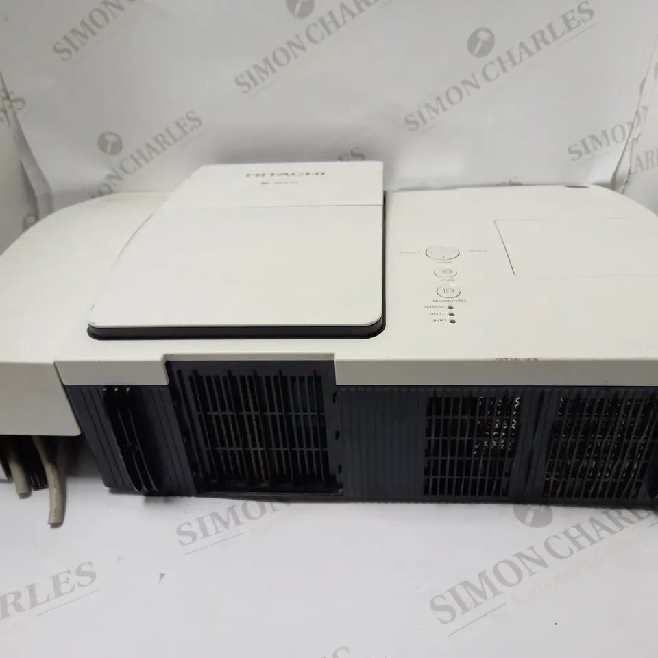 HITACHI ED-A101 3LCD UST PROJECTOR