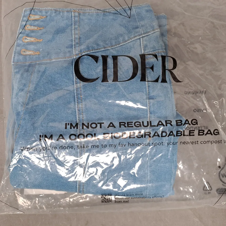 CIDER JEANS IN BLUE SIZE MEDIUM