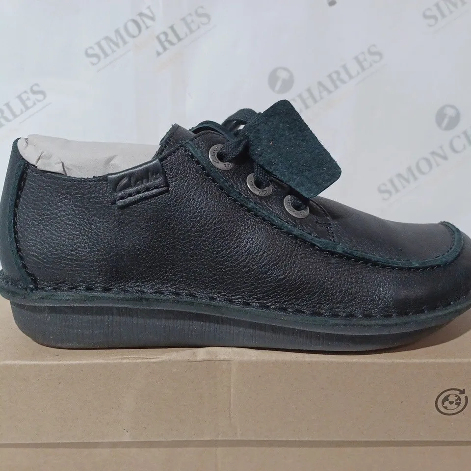 CLARKS FUNNY DREAM IN BLACK - UK 7 