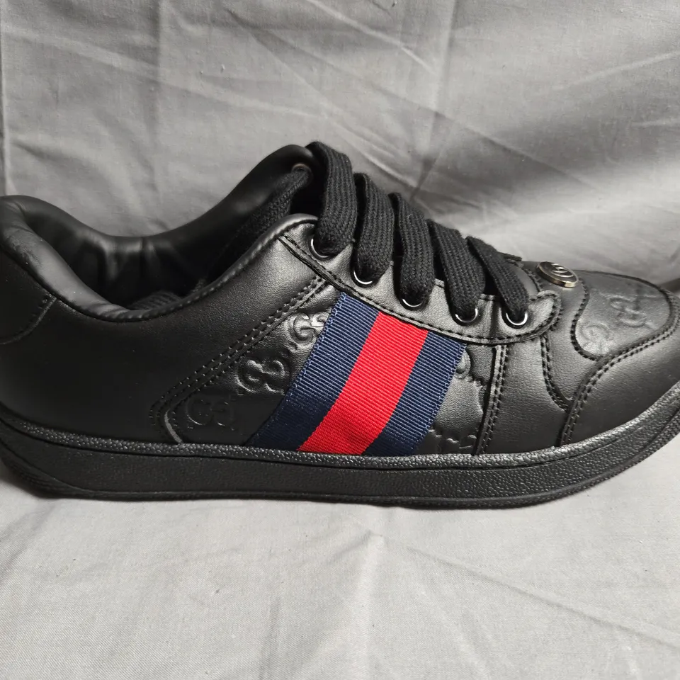 UNBOXED PAIR OF GUCCI BLACK LEATHER SNEAKERS WITH RED-BLUE WEB STRIPE – EU 42 (MEN'S)