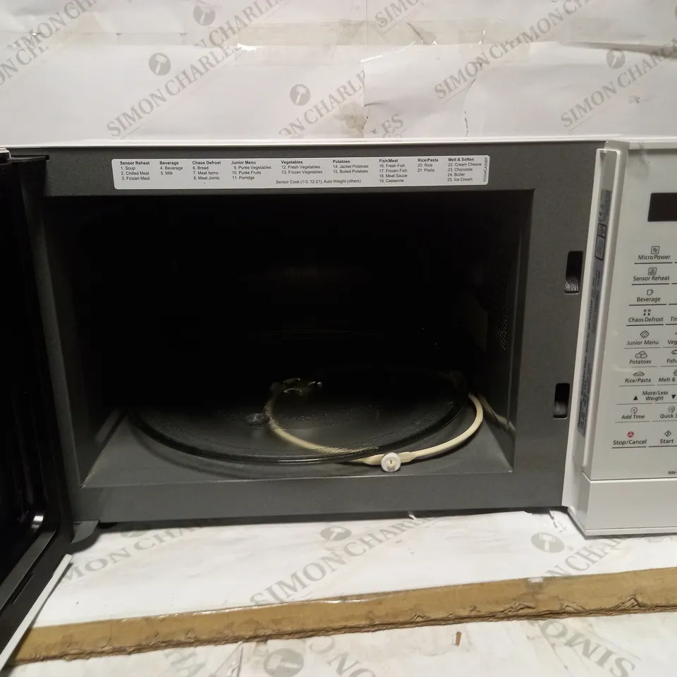 PANASONIC NN-ST45KWBPQ SOLO MICROWAVE OVEN