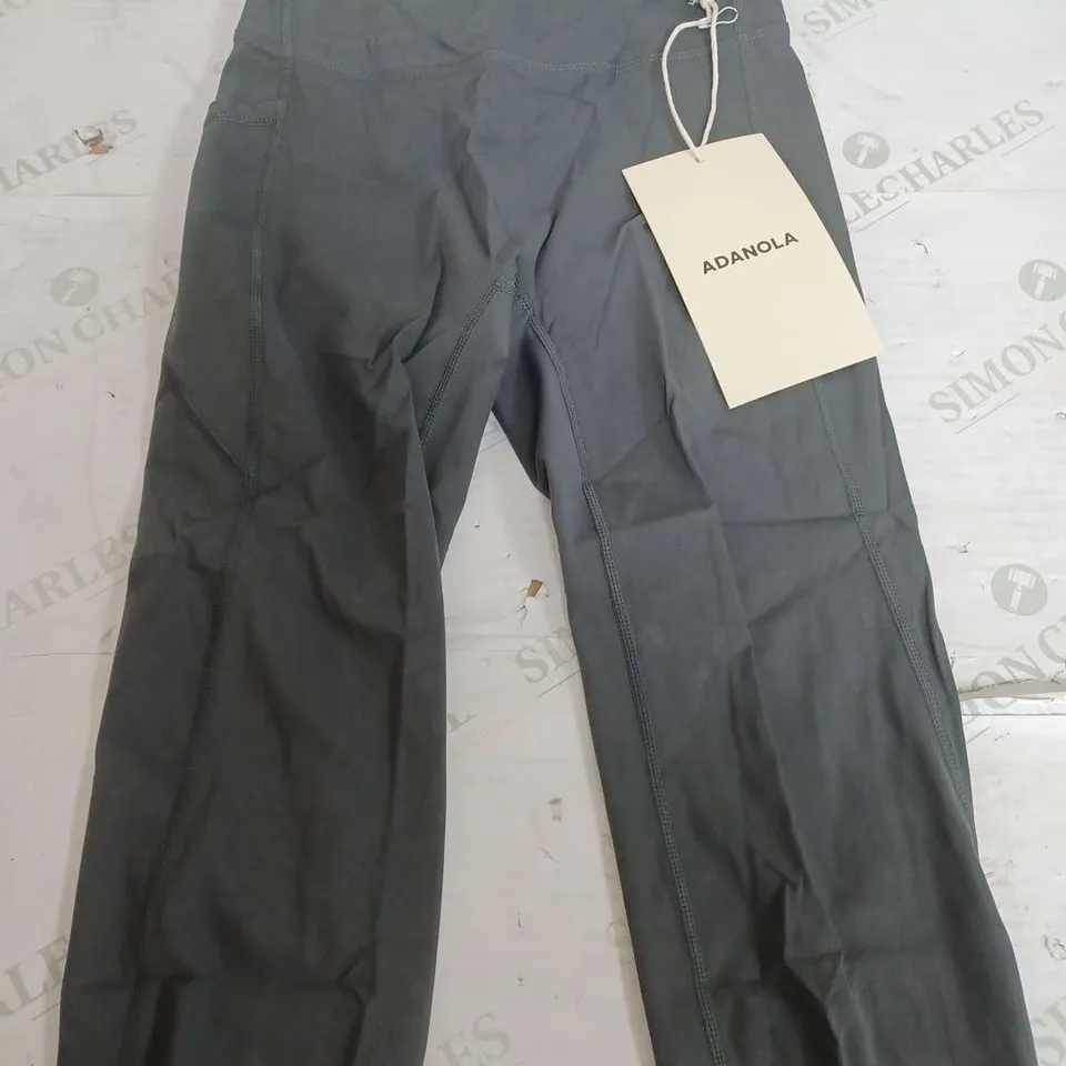 ADANOLA ULTIMATE POCKET LEGGINGS IN GREY - MEDIUM