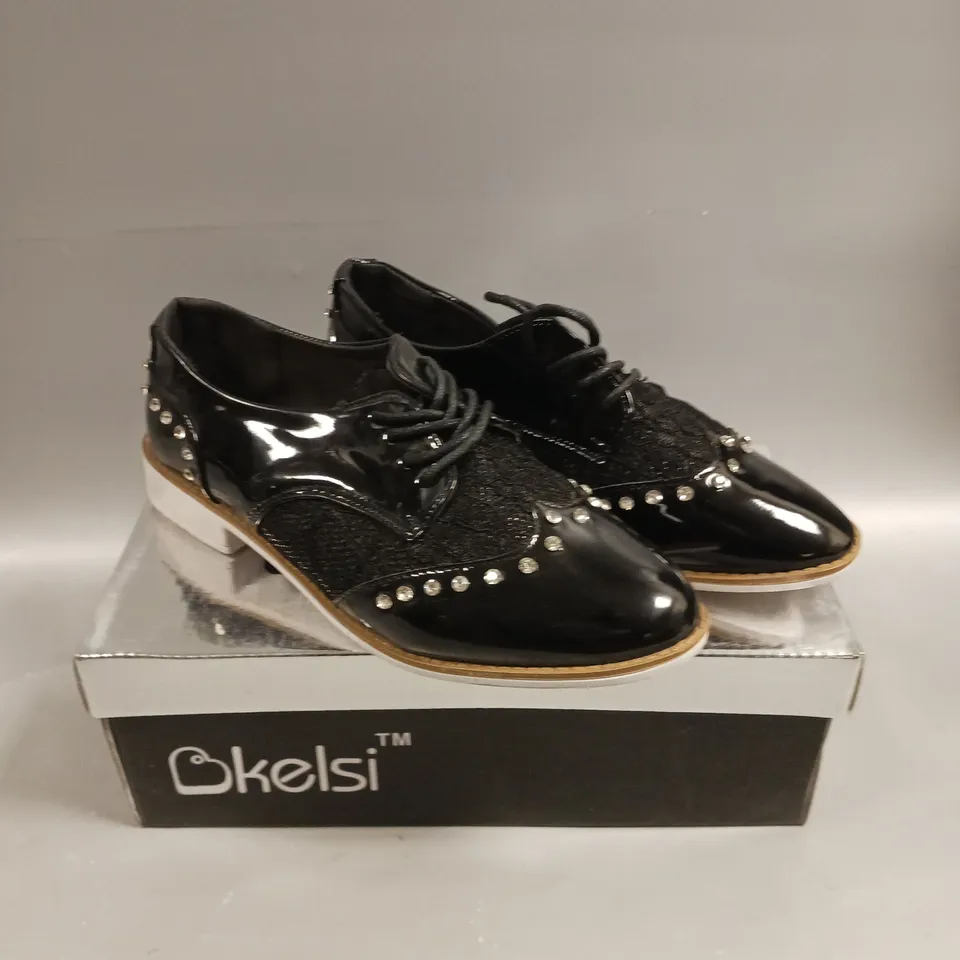 BOXED PAIR OF KELSI LACED SEQUINED SHOES IN BLACK - 3	
