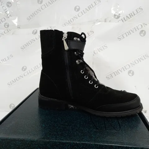 EMU LARAWAG WATERPROOF BOOTS - SIZE 6