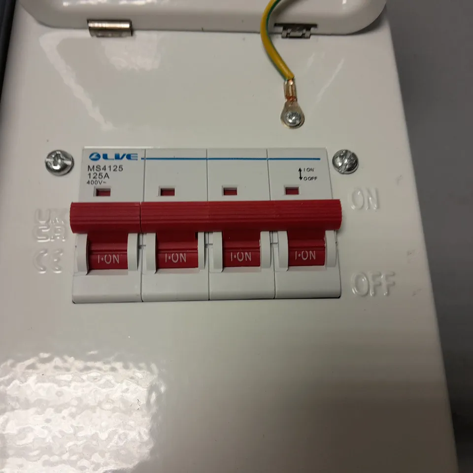 LIVE METAL CONSUMER UNIT 4-WAY FITTED WITH 4 POLE 125A MAIN SWITCH