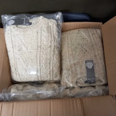LOT OF 10 PURE NEW WOOL CREW NECK JUMPERS - L