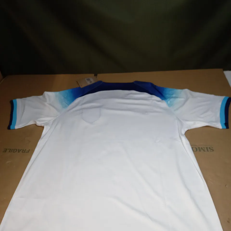 ENGLAND FC FOOTBALL JERSEY SIZE 2XL
