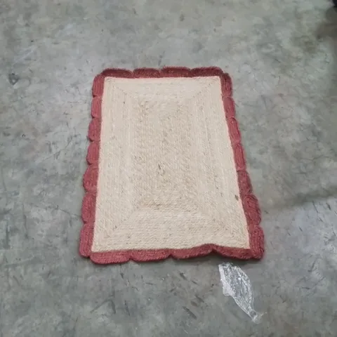 QUALITY DESIGNER AREA RUG - APPROXIMATELY 100X60CM