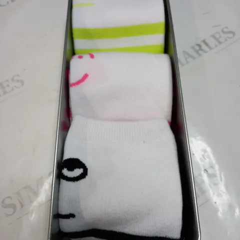 TYPO TIN OF 3 X PACK OF MULTI COLOURED SOCKS