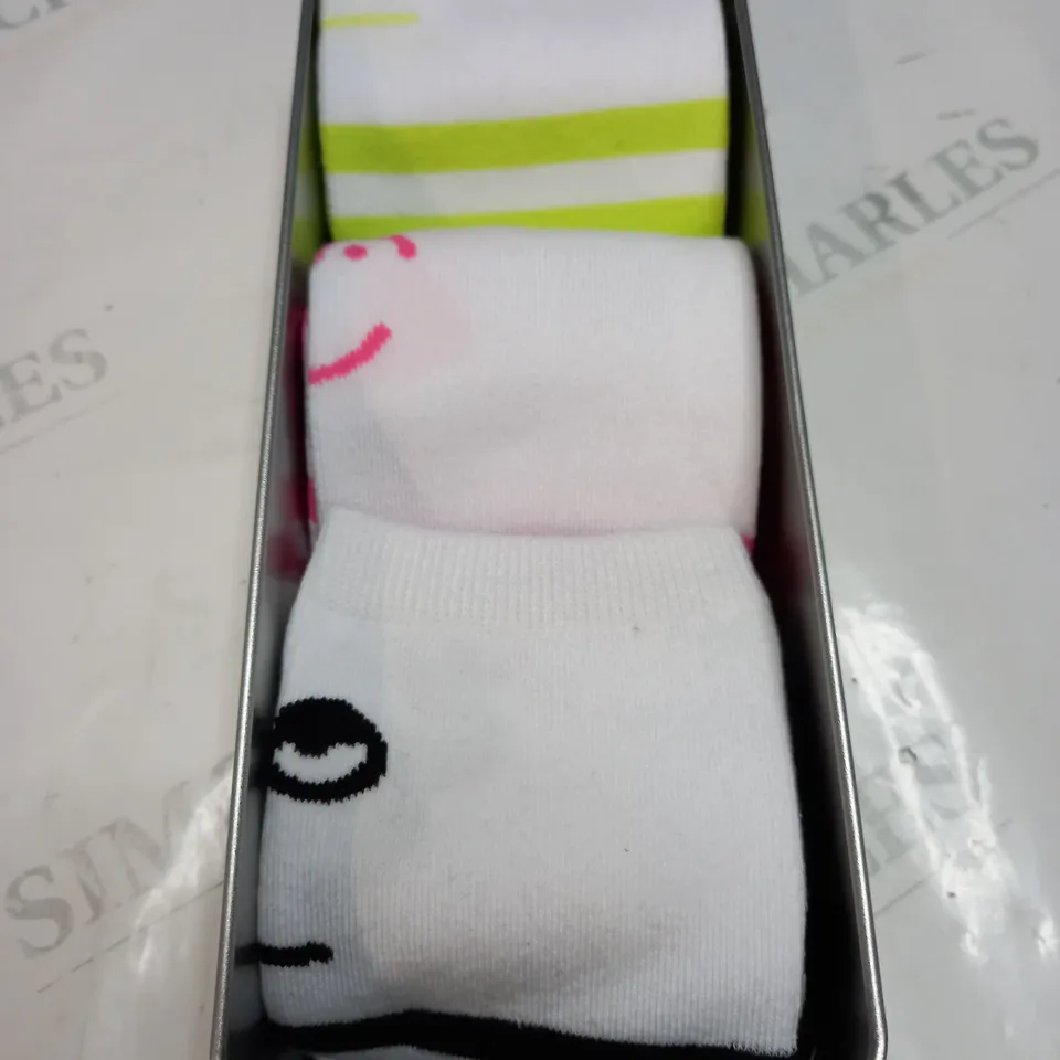 TYPO TIN OF 3 X PACK OF MULTI COLOURED SOCKS 