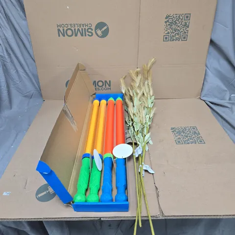 CAGE OF APPROXIMATELY 12 ASSORTED ITEMS TO INCLUDE GISELA GRAHAM DECORATIVE FLOWERS, BOX OF PULL OUT WATER GUN TOYS ETC