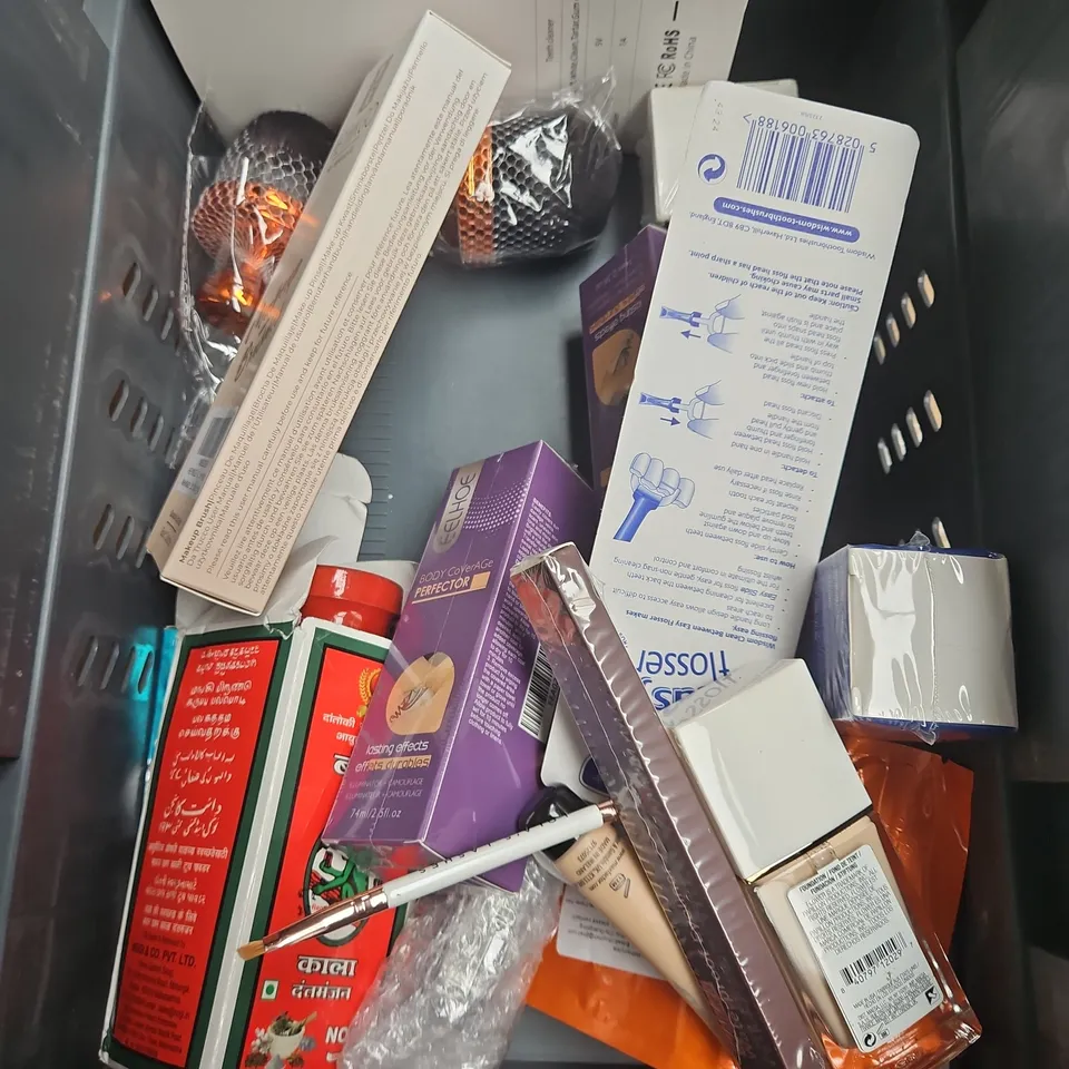 APPROXIMATEY 20 HEALTH AND BEAUTY PRODUCTS TO INCLUDE - CERAVE BLEMISH CONTROL CLEANSER - ELF POWDER CONTOUR PALETTE - CETAPHIL BRIGHTENING DAY SPF 15 CREAM - ETC