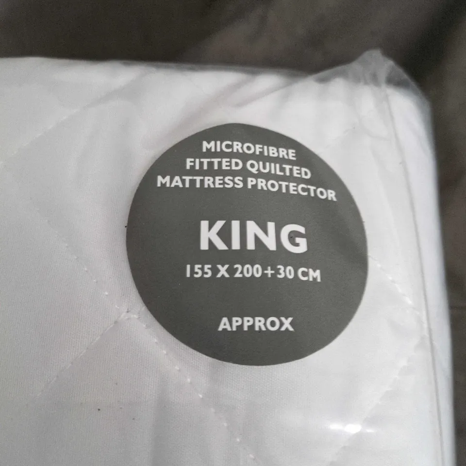 KING MICROFIBRE FITTED QUILTED MATTRESS PROTECTOR – KING SIZE 155 X 200 CM (+30 CM)