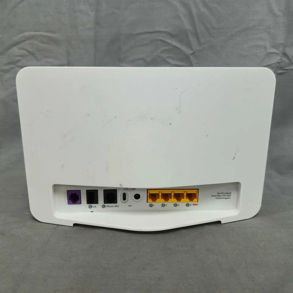 SKY SR213-02-UK-WHT WIRELESS ROUTER – WHITE