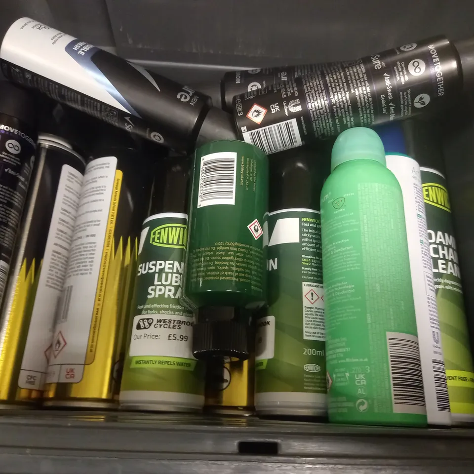 BOX OF APPROX 20 ASSORTED AEROSOLS TO INCLUDE - SURE MJEN ACTIVE DRY - BATISTE DRY SHAMPOO VOLUME - VASELIN ACTIVE FRESH ECT - COLLECTION ONLY