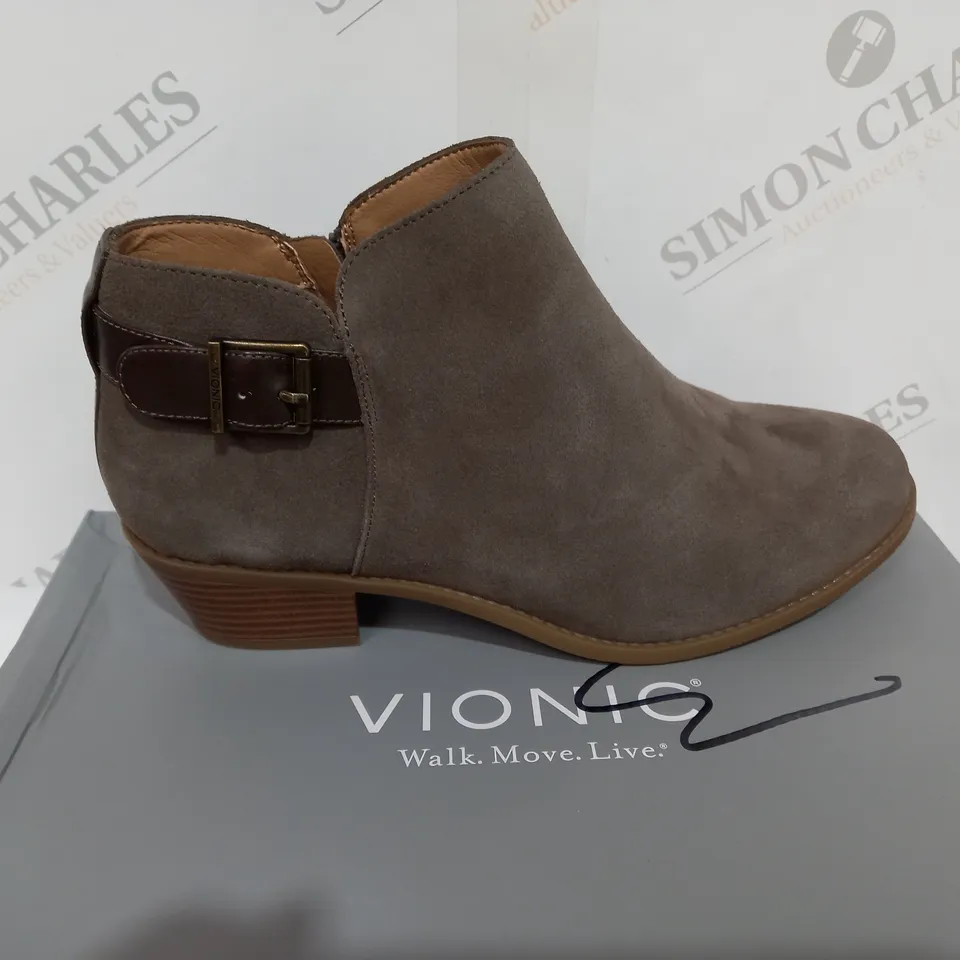 BOXED PAIR OF VIONIC ORTHOTIC MILLIE ANKLE BOOT W/ FMT TECHNOLOGY